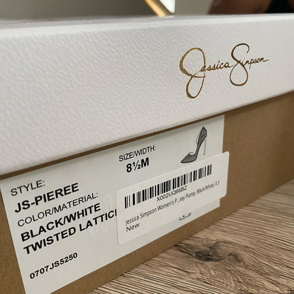 *SOLD* Jessica Simpson pumps pointed toe - Picture 2 of 10